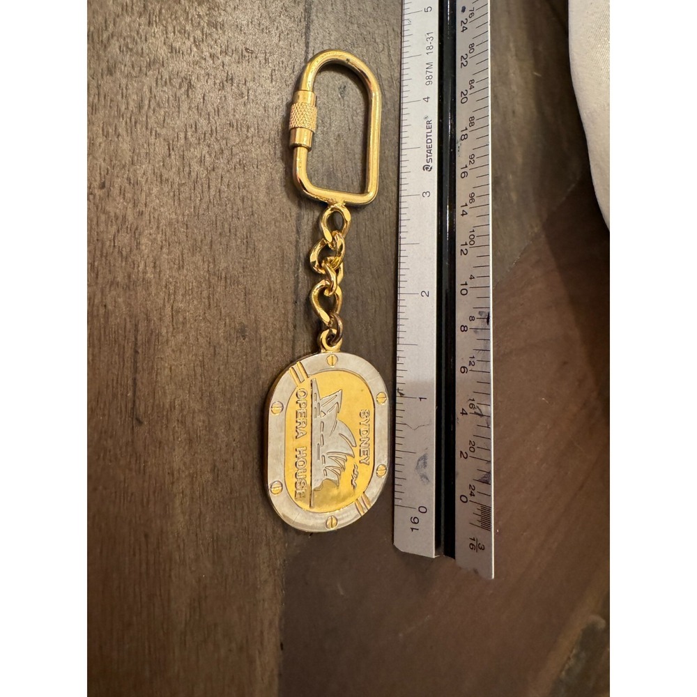 Sydney Australia Opera House Keychain Key Ring Gold Tone